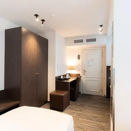 Golden Tree Hotel-2
