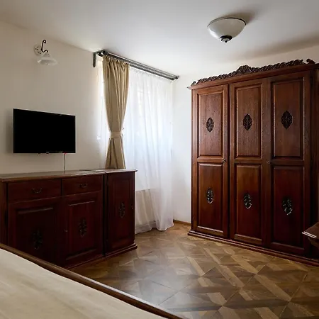 Hotel Residence U Cerneho Orla-2