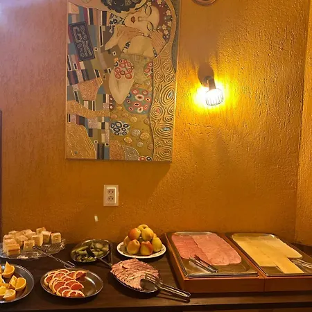 Gallery Hotel Sis-2