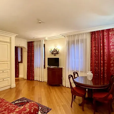 Torre Dell'Orologio Signature Residence-2