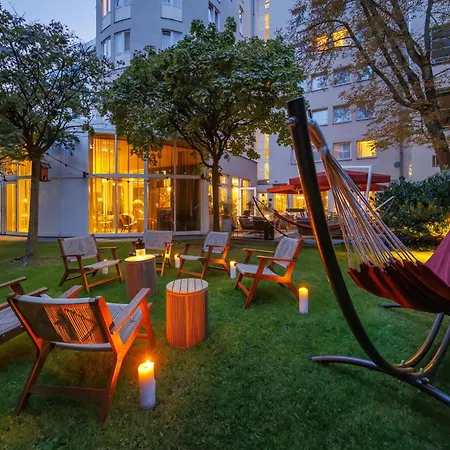 Radisson RED Berlin Kudamm-3