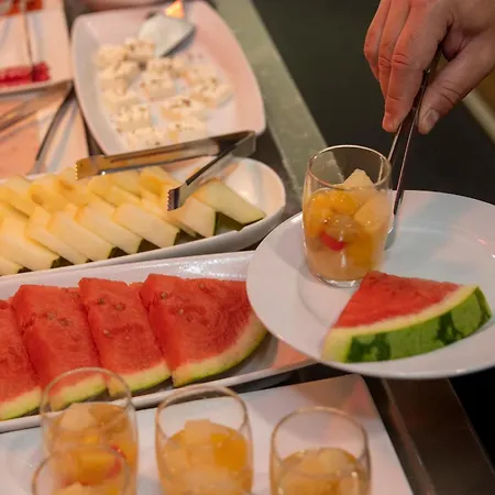 Travelodge Malaga Airport-3