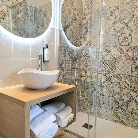 Amoroma Suite-2