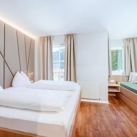 Crystls Aparthotel-2