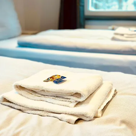 RG Living Self Check-In 24-7 Rooms Bad Salzuflen Near Messe Center Free Parking-3