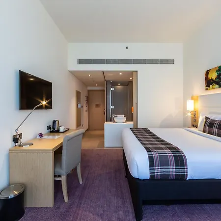 Premier Inn Dubai Dragon Mart-3
