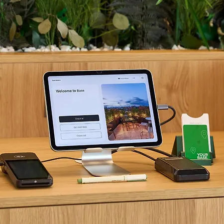 Base Lausanne - Contactless Check In-3