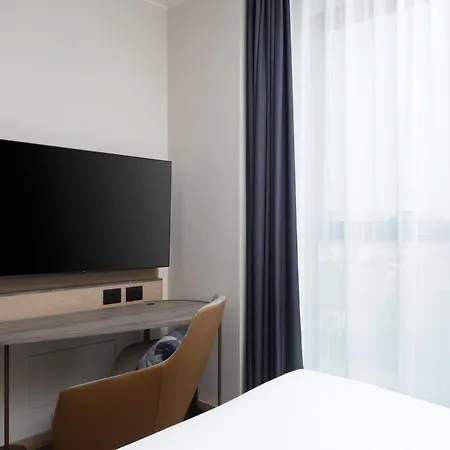 Courtyard By Marriott Milano Linate-3