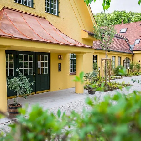 Gutshotel Menterschwaige-2