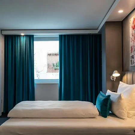Motel One Berlin Mitte-2