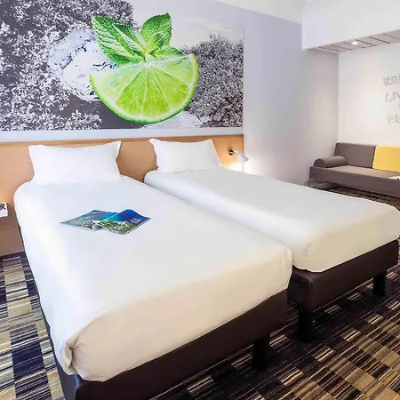 Ibis Styles Napoli Garibaldi-2
