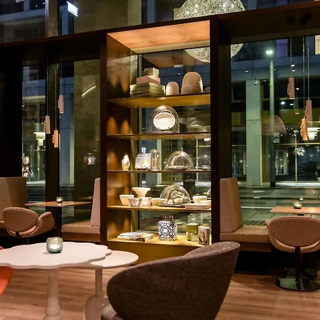 Motel One Dresden am Zwinger-3