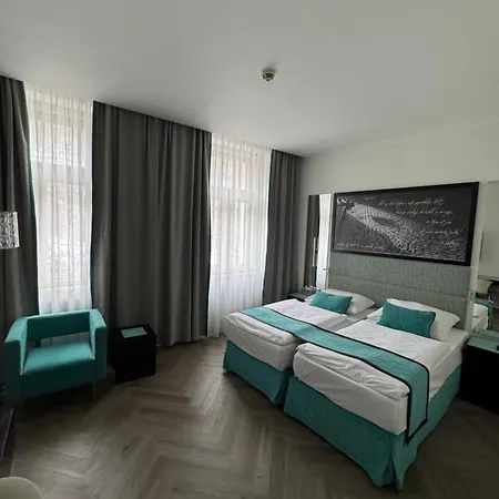 Red&Blue Design Hotel Prague-3