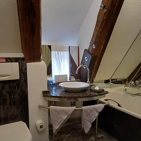 Hotel Schiefes Haus-2