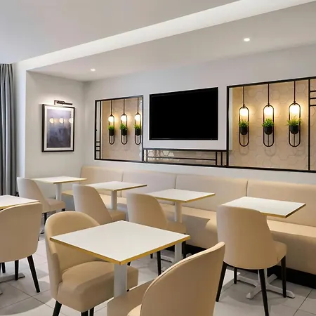 Four Points Flex By Sheraton London Kensington Olympia-2