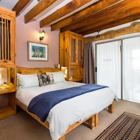 Tniqua Stable Inn-3