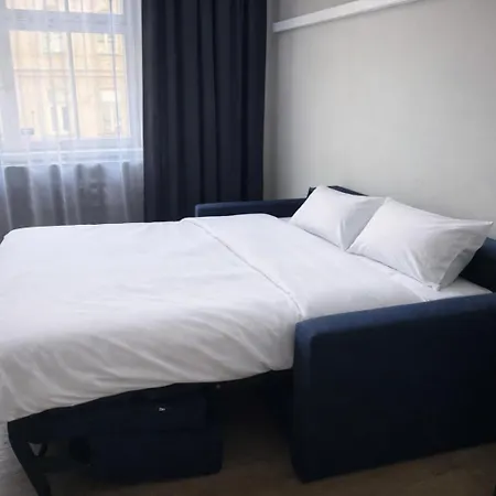 Numa Prague Poise-3
