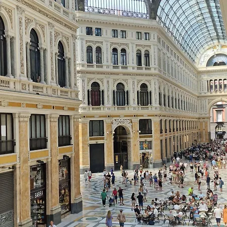Suite Galleria Umberto I-2