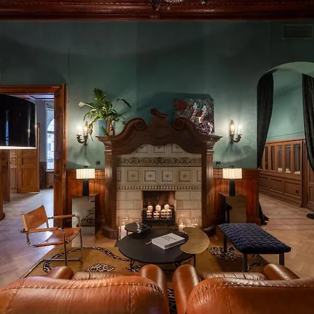 The Benjamin House-2