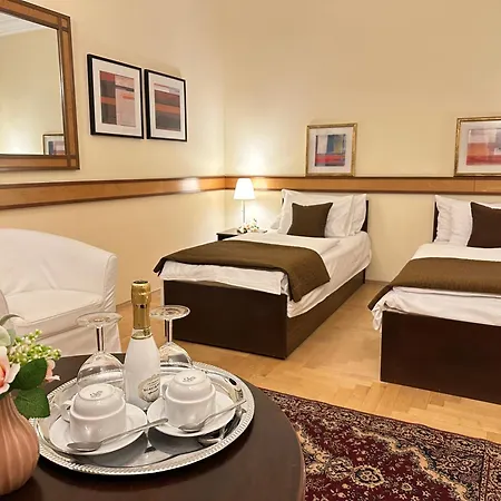 Fleur De Lis Hotel-2
