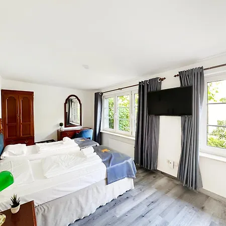 Hotel Petit am Wannsee-3