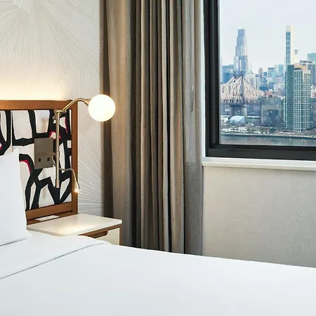 Springhill Suites By Marriott New York Queens-3