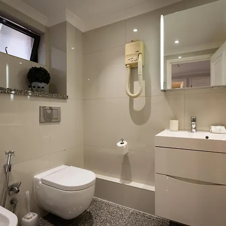 Mayfair House-2