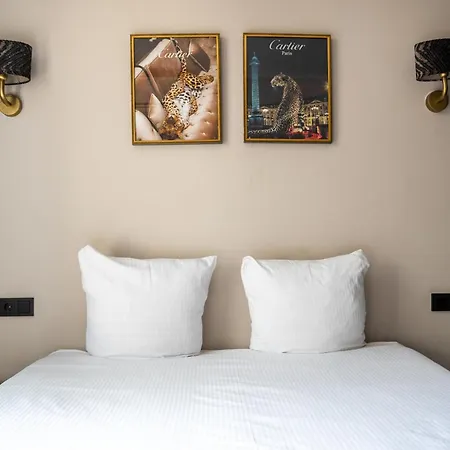 Hotel 83-3