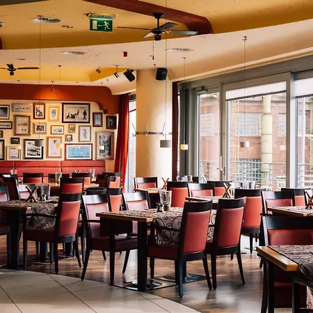 Courtyard By Marriott Duesseldorf Hafen-3
