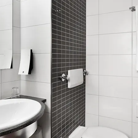 Tryp By Wyndham Luebeck Aquamarin-2