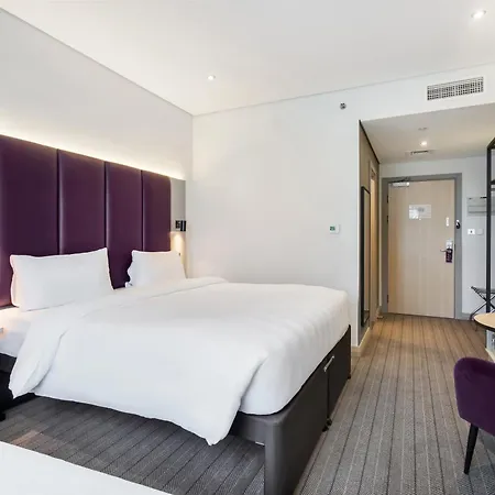 Premier Inn Dubai International Airport - An Emirates Group Company-2