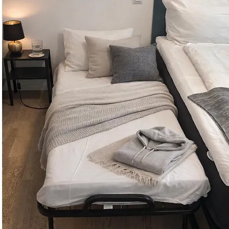 Pure Berlin Apartments - For Up To 5 Guests Near Uber Arena, Central, Stylish-2
