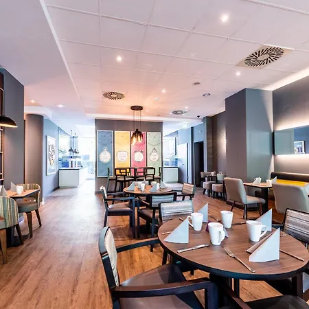 Premier Inn Essen City Limbecker Platz-3