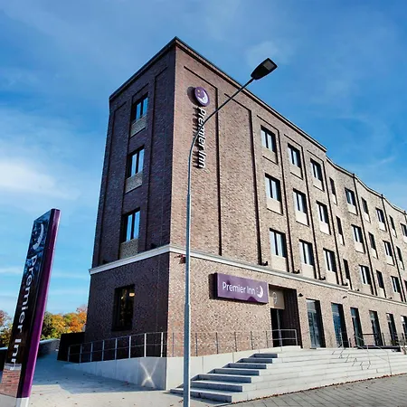 Premier Inn Lübeck City Stadtgraben-3