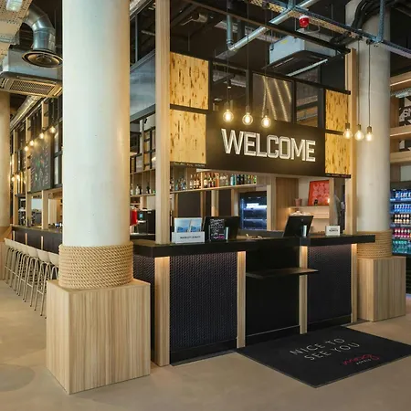 Moxy Nice-3