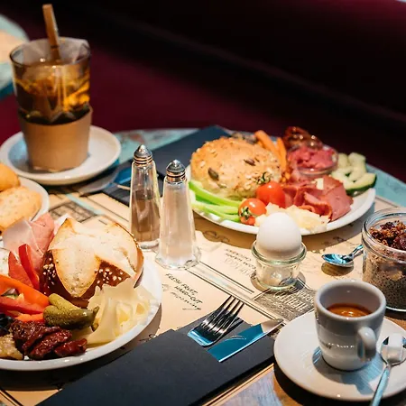 Ruby Ella Hotel Cologne By Ihg-3