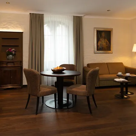 Altstadthotel Arch-2