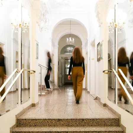 Hotel Kaiserhof Wien-3