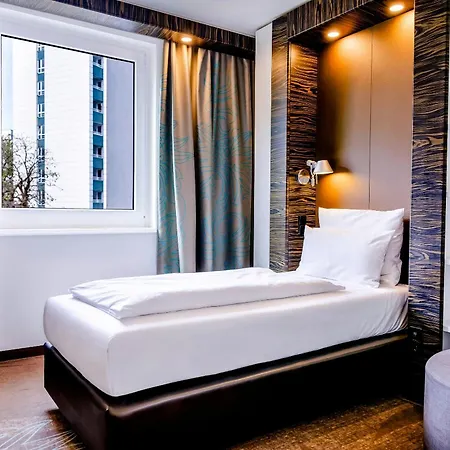 Motel One Berlin-Tiergarten-3