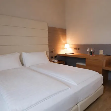 Hotel Capri Bardolino 3S-2