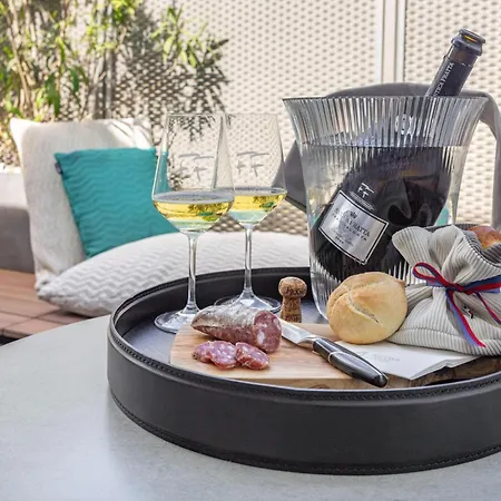 Ascona Lodge, Pool & Garden Retreat-3