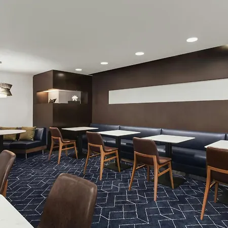 Courtyard By Marriott Fishermans Wharf-3