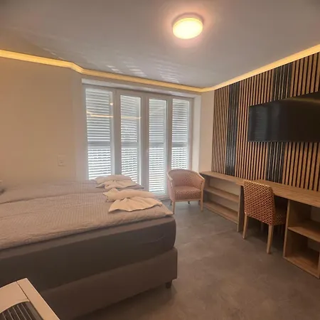City Hotel-3