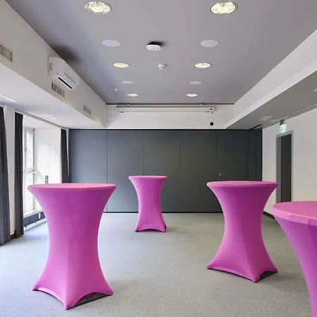 Premier Inn Saarbrücken City Centre-2