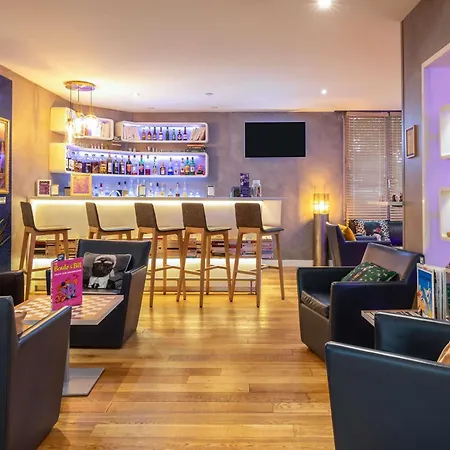 Ibis Styles Paris Tolbiac Bibliotheque-3