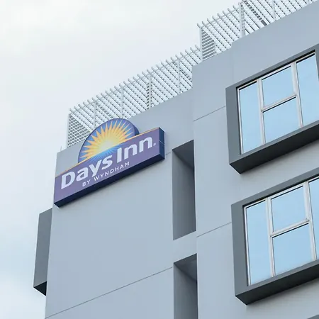 Newly Renovated - Days Inn By Wyndham Singapore Novena-2