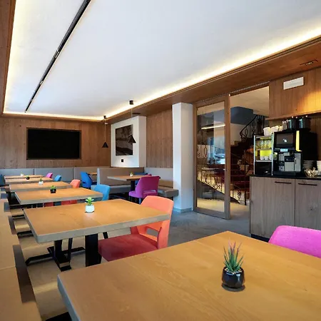 Hotel Garni Morene-3