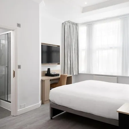 Spark By Hilton London Chiswick-3