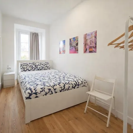 Bohemian Stay Central Lisbon Rooms-2