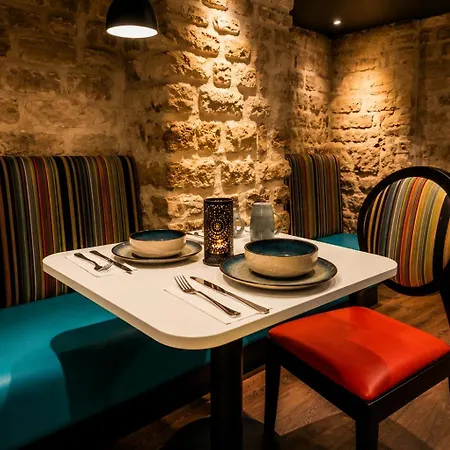 Hotel Le Montmartre Saint Pierre-2